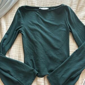 Elegant Green Ribbed Women's Top Urban Outfitters
